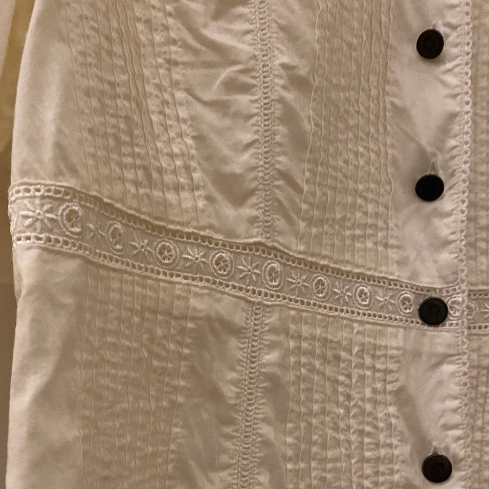 Ivory Embroidered button down top - Picture 4 of 10